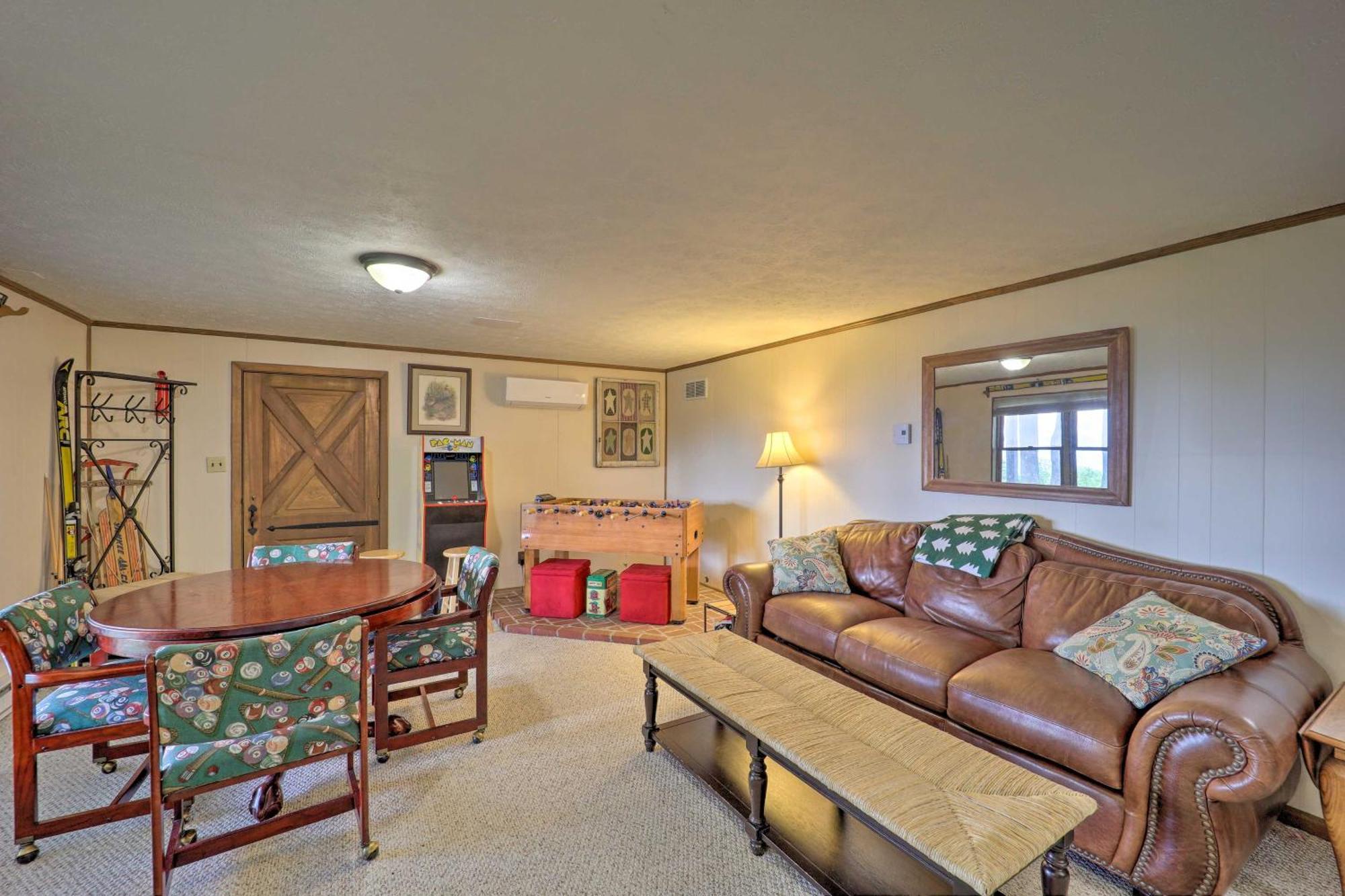 Beech Mountain Cabin Retreat With Hot Tub And Views! Εξωτερικό φωτογραφία